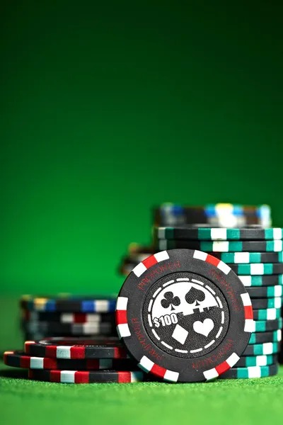 kapsul 4d mobile app interface showing live dealer tables and sportsbook markets
